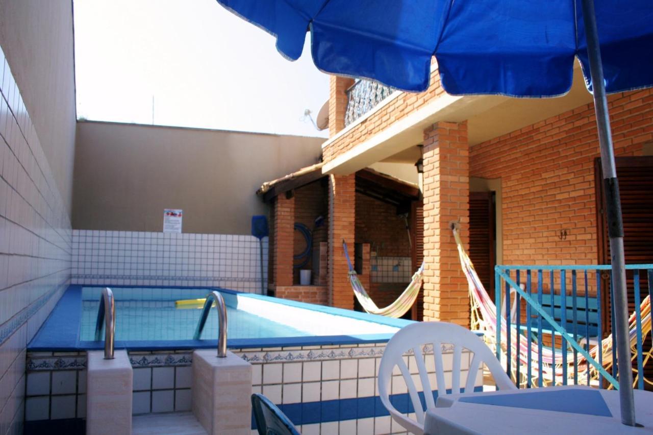 Sobrado Com Piscina Em Condomino Fechado A 150 M Da Praia 까라과따뚜바 외부 사진
