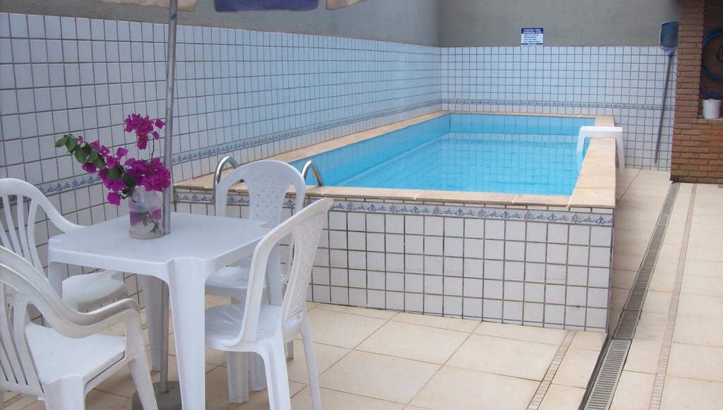 Sobrado Com Piscina Em Condomino Fechado A 150 M Da Praia 까라과따뚜바 객실 사진